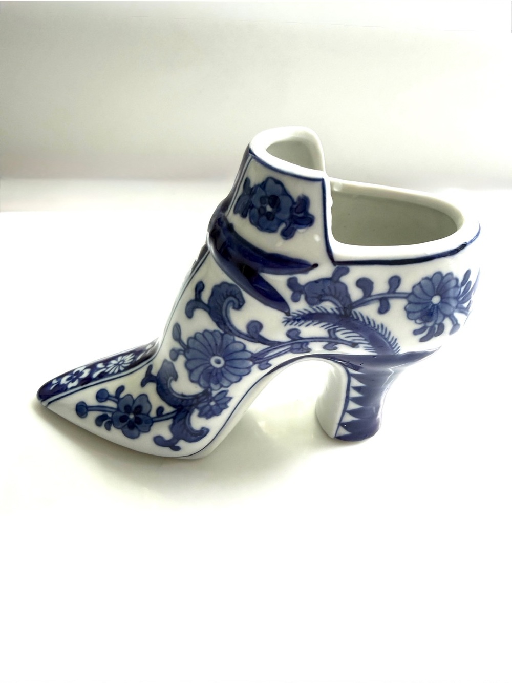 Vintage Blue White Porcelain High Heel Shoe Figurine Bud Vase Delft style 6.5"